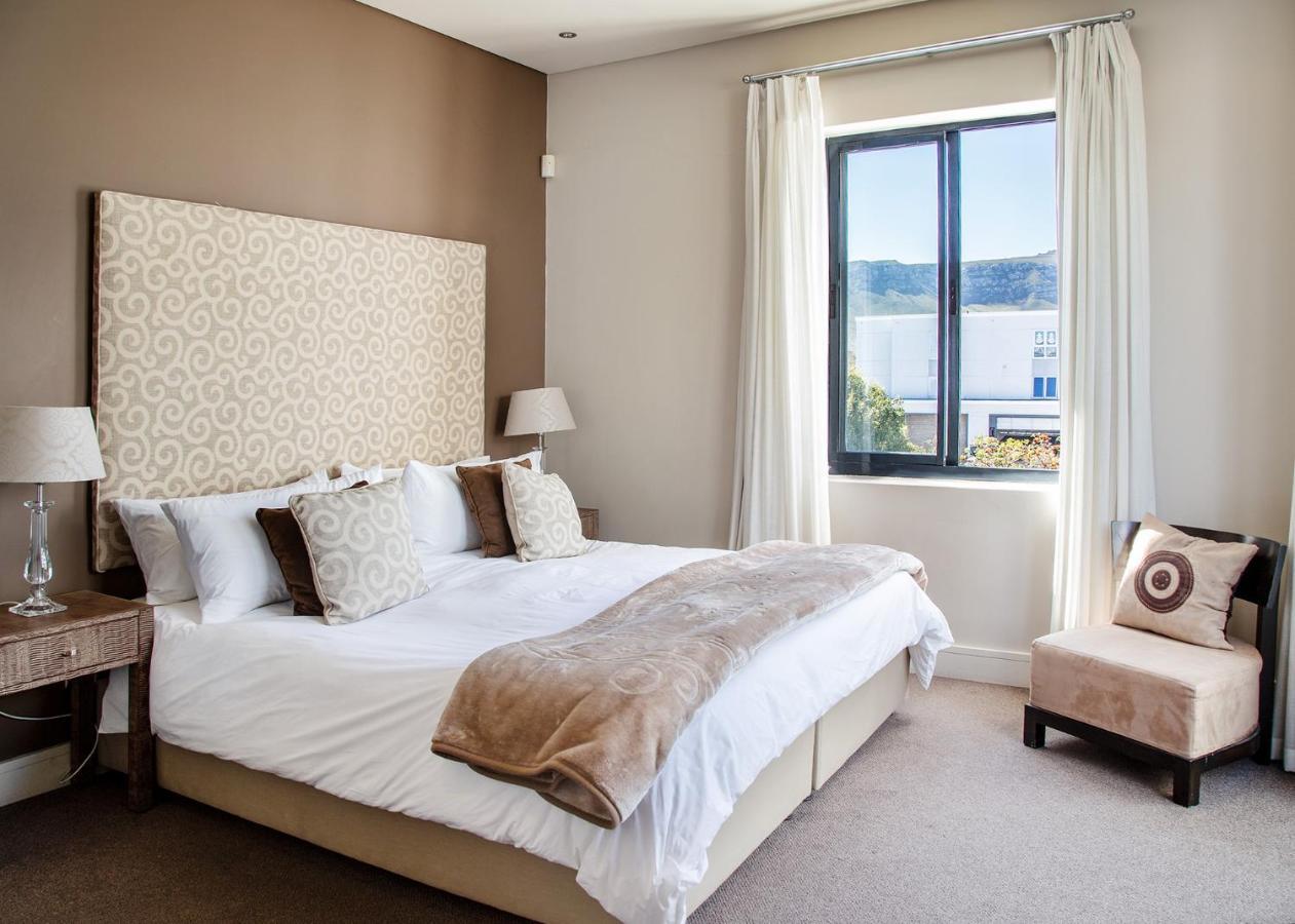 Marine Square Luxury Suites Херманус Экстерьер фото
